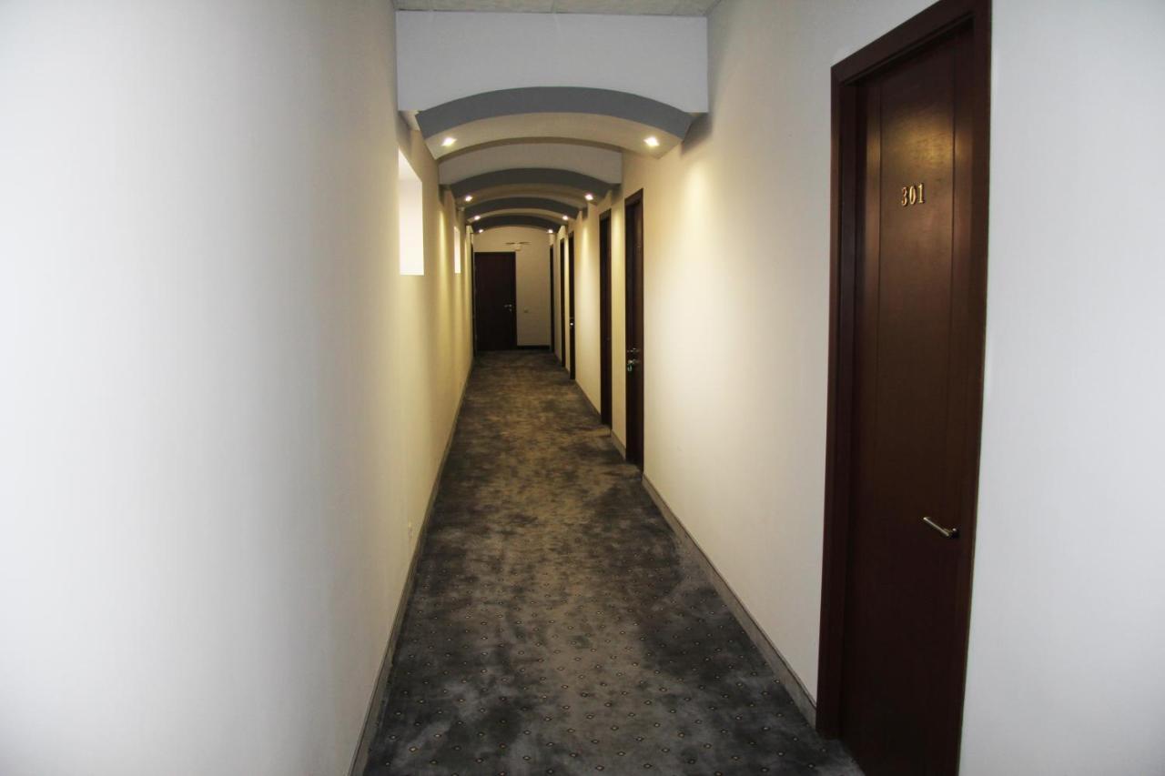 Nice Hotel Γιερεβάν Εξωτερικό φωτογραφία