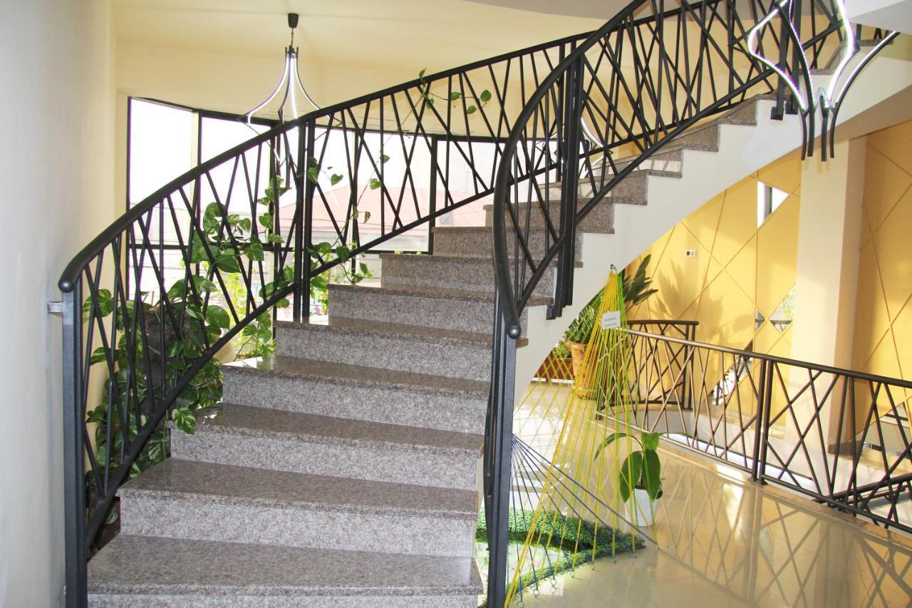 Nice Hotel Γιερεβάν Εξωτερικό φωτογραφία